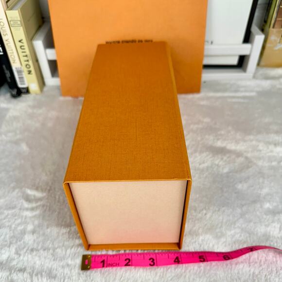 Louis Vuitton Box, Shopping Bag, gift tag and ribbon packaging gift set NEW - Picture 8 of 9